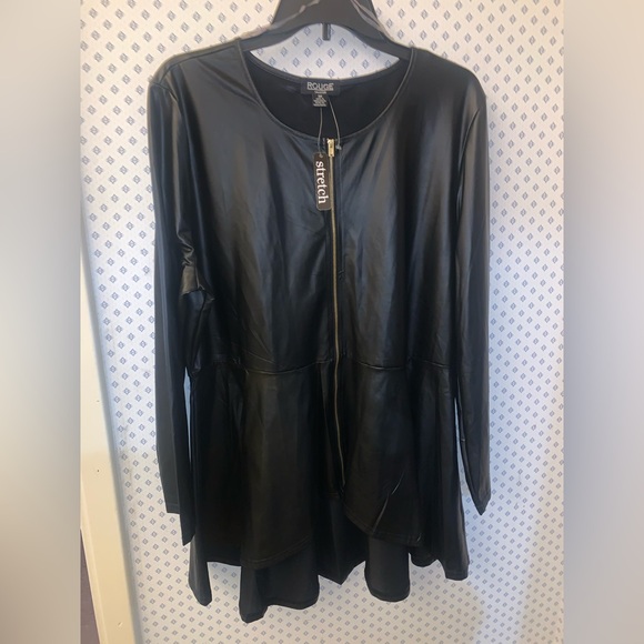 MAGNIFICENT CROPPED PLUS SIZE 3X FAUX LEATHER TOP! OR UNZIP & USE AS…A JACKET! - Picture 1 of 5